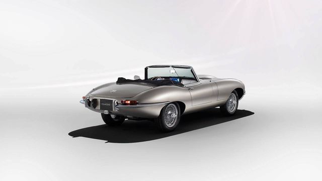 Jaguar планує випускати електромобіль на базі E-Type - фото 271923