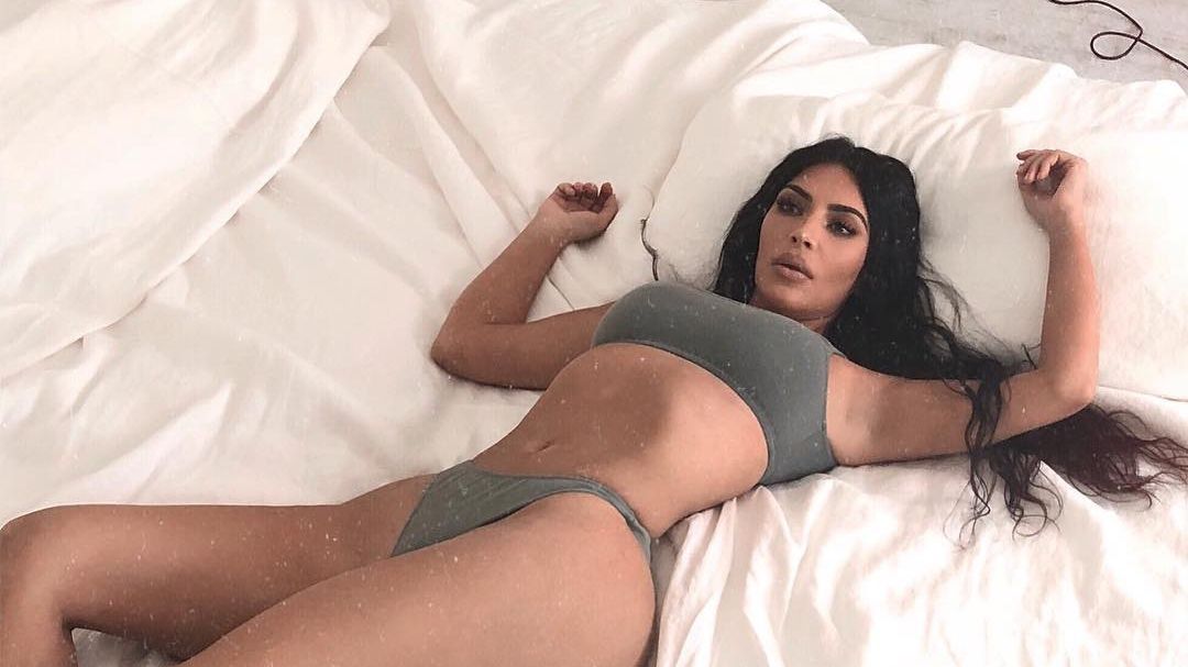 У мережі висміяли позу Кім Кардашян для нової реклами Yeezy