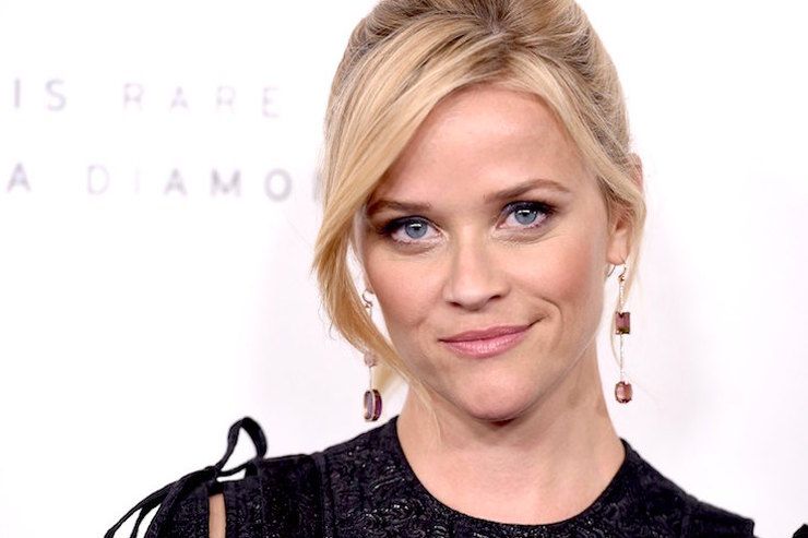 Різ Візерспун на знімальному майданчику запустила в Меріл Стріп морозивом: з'явилися фото