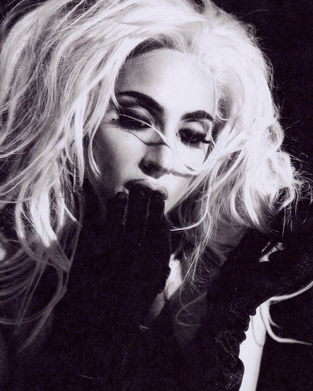 Lady Gaga у новій фотосесії - фото 1