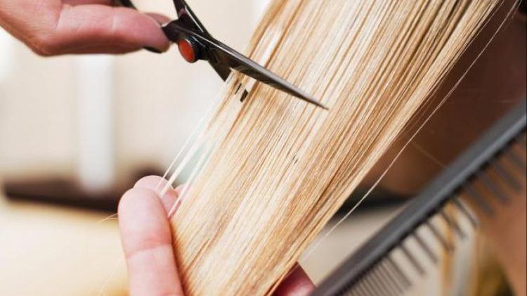 Жінка хоче відсудити у перукаря мільйон доларів