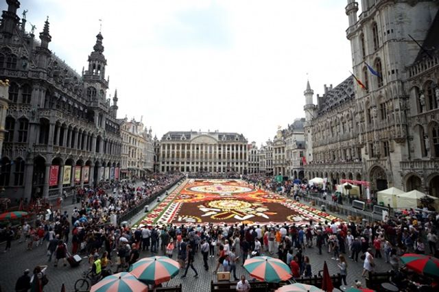 Килим з квітів - фото 270539