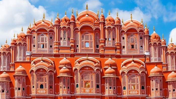 Дивовижний палац, в якому майже 1000 вікон