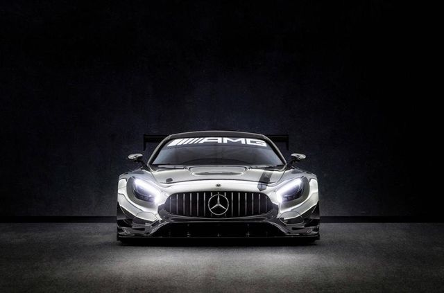 Mercedes продає гоночне купе, яке жодного разу не виїжджало на трек - фото 270894