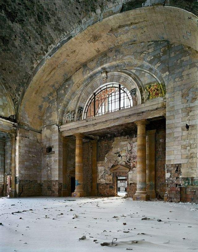 Так виглядає найбільший в світі занедбаний вокзал- фото 267864