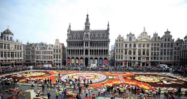 Килим з квітів - фото 270536