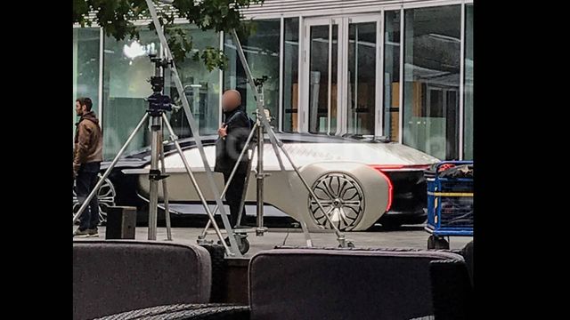 Новий концепт-кар Renault застали на вулицях Варшави - фото 272761