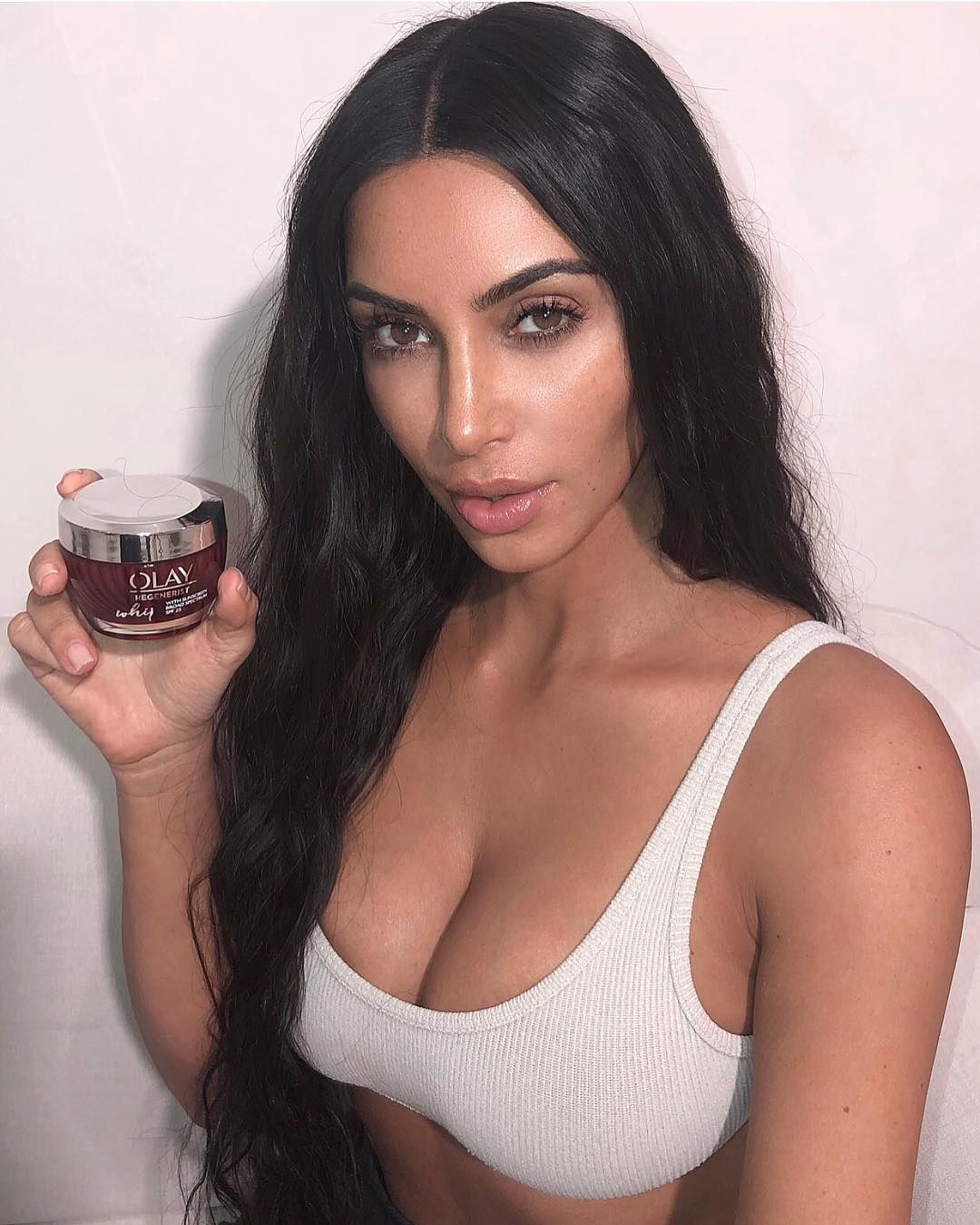 Кім Кардашян осоромилась в мережі - фото 1