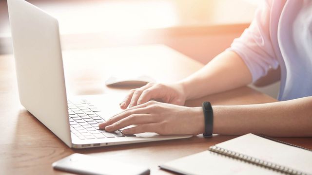 Фітнес-браслет буде слідкувати за активністю - фото 271114