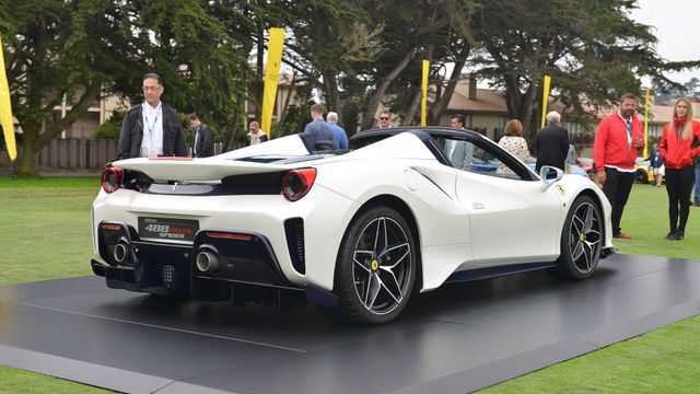 Ferrari 488 Pista Spider дебютував у США - фото 272483