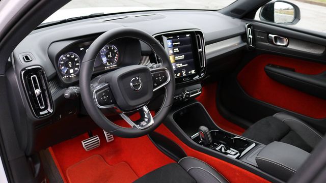 Кросовер Volvo XC40 - фото 271616