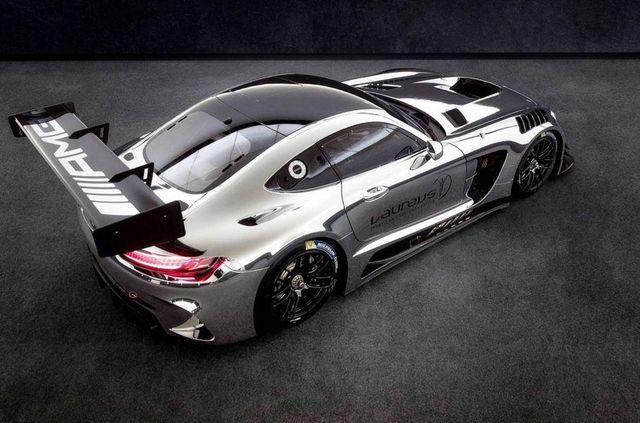 Mercedes продає гоночне купе, яке жодного разу не виїжджало на трек - фото 270895