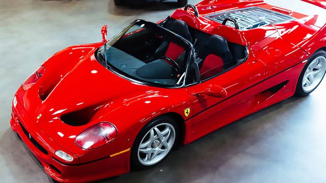 Перший екземпляр Ferrari F50 виставили на продаж - фото 267594
