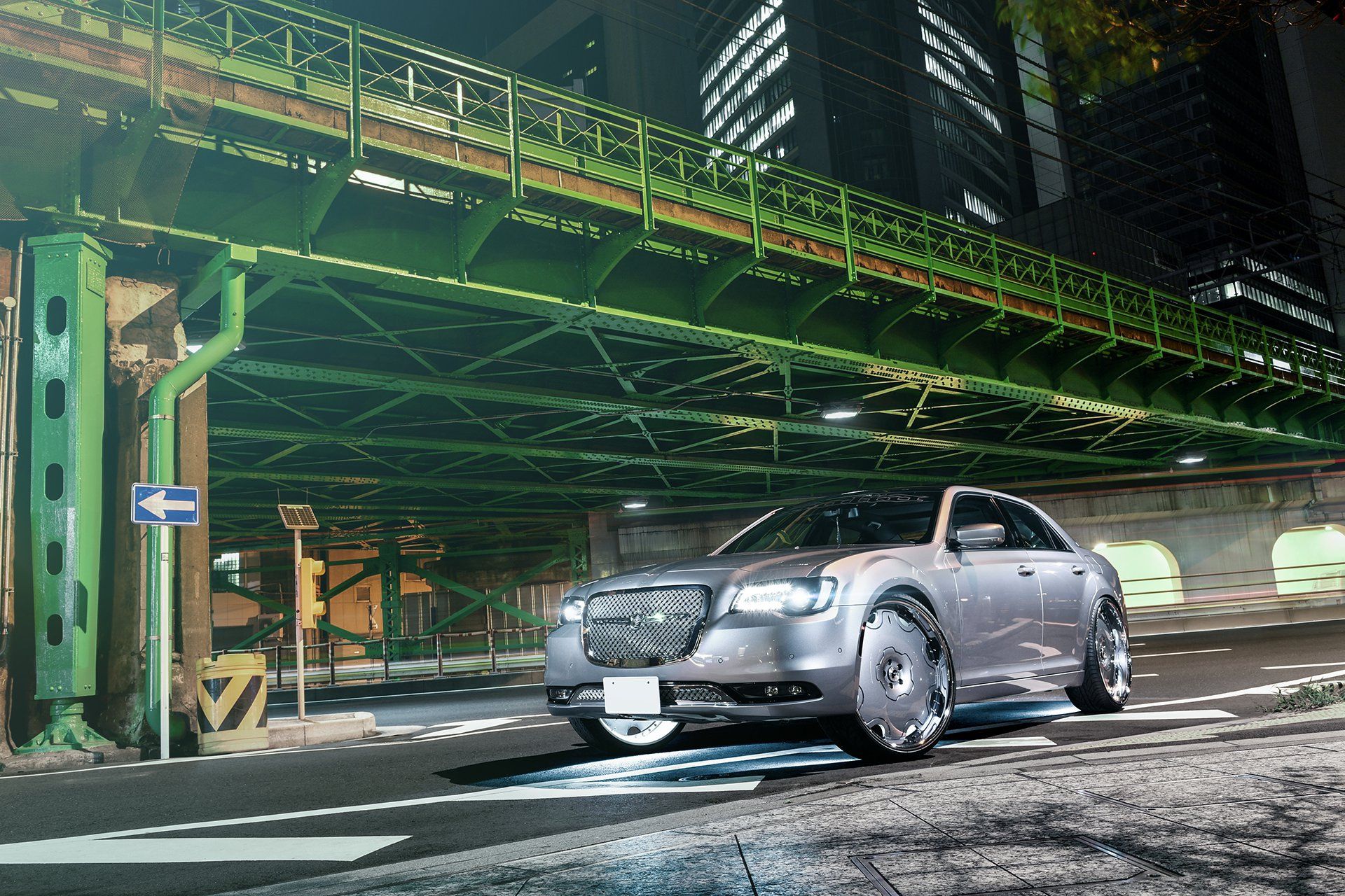 Виглядає круто: японець удосконалив свій Chrysler 300C