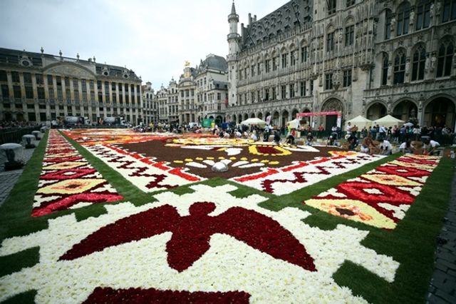 Килим з квітів - фото 270537