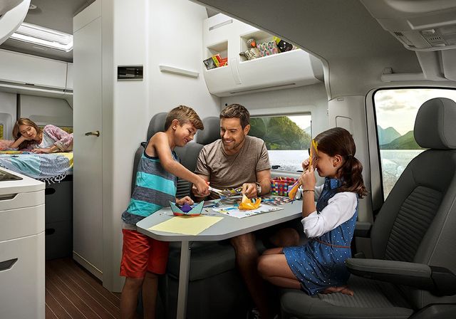 Volkswagen представив двоповерховий будинок на колесах - фото 268601