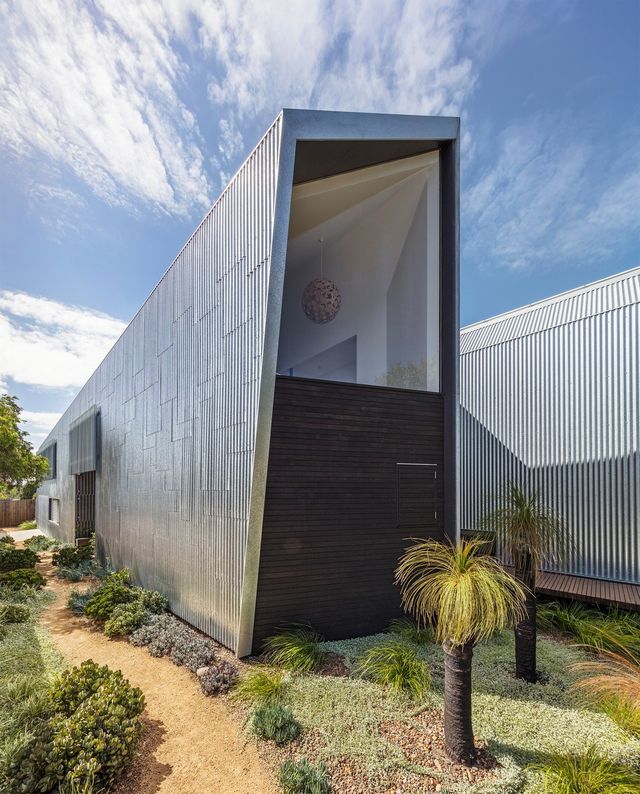 В Астралії звели дім зі струмком - фото 269357