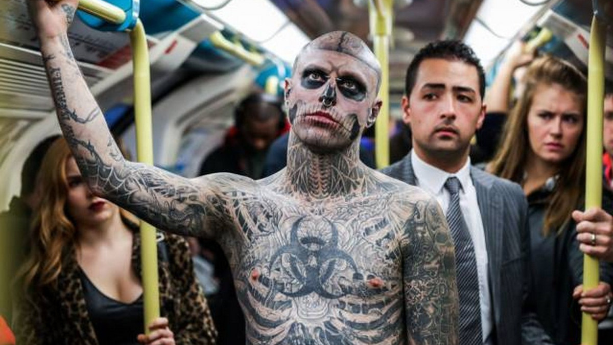Zombie Boy покрив усе тіло татуюваннями - фото 1