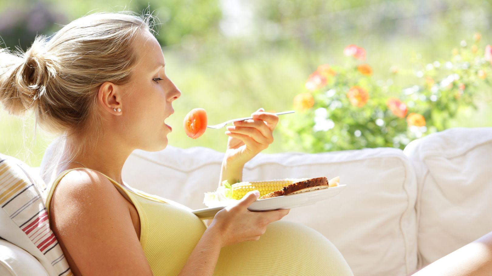 Цією ягодою рекомендують ласувати майбутнім мамам