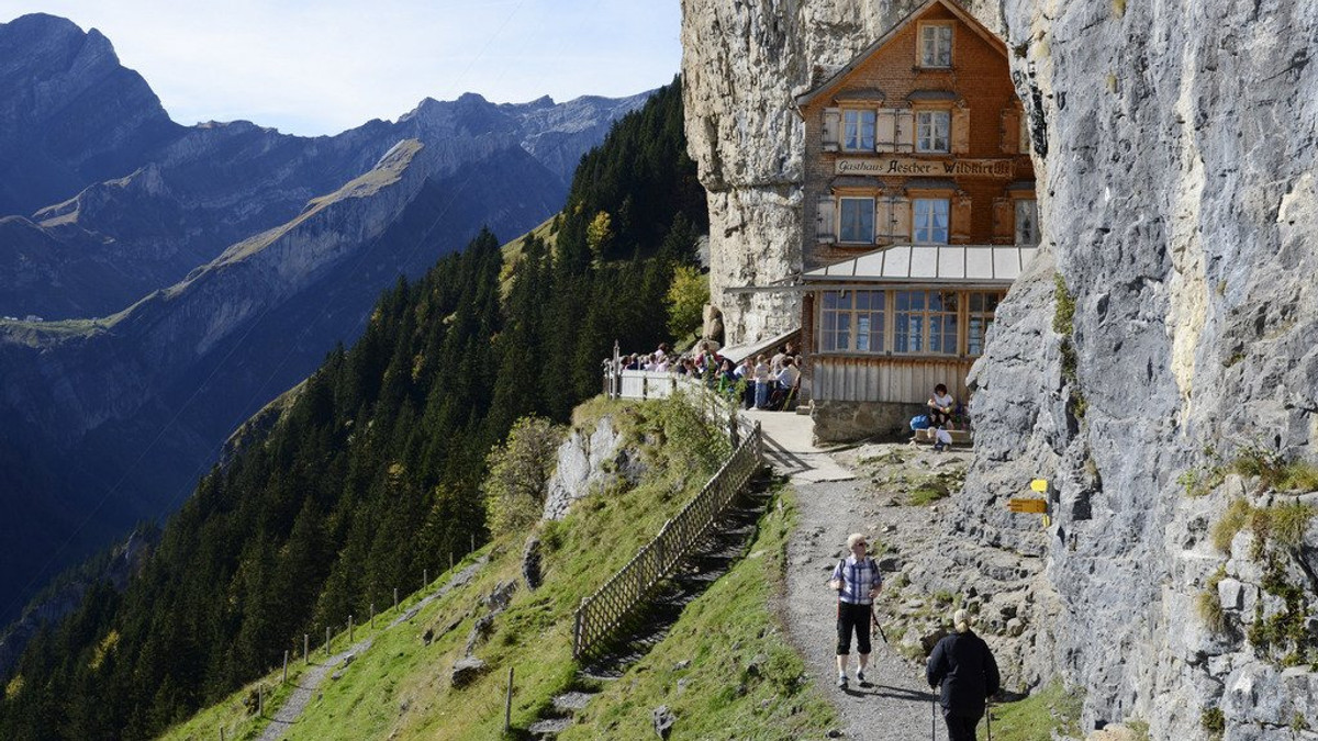 Цей готель у Швейцарії шукає нового власника - фото 1