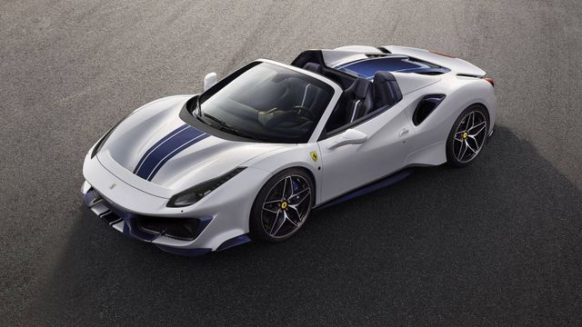 Ferrari 488 Pista Spider дебютував у США - фото 272491