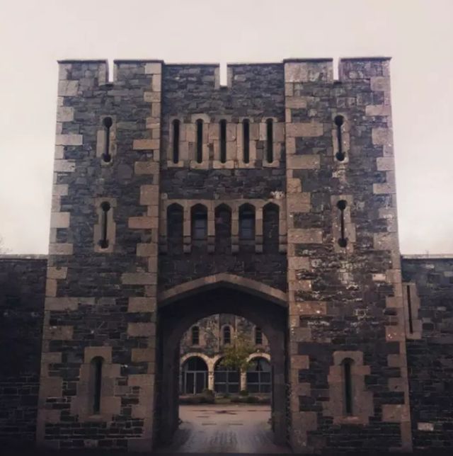 Замок з серіалу 'Гра престолів' - фото 267090