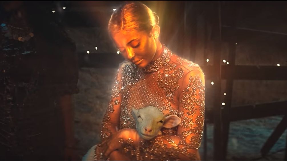 Кайлі Дженнер у кліпі Тревіса Скотта - фото 1