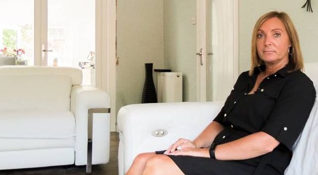 Через травму на шиї в судині у жінки утворився згусток і зупинив постачання крові - фото 268309