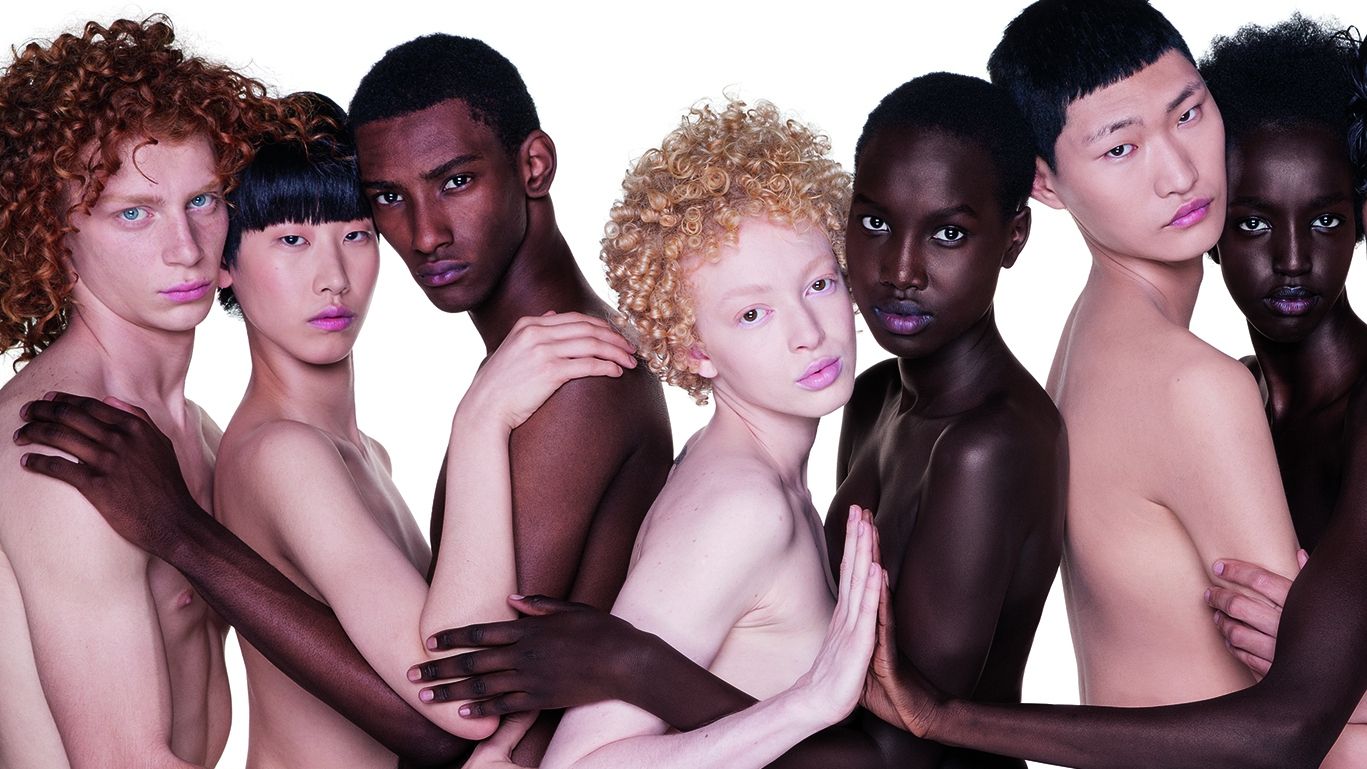 Benetton випустили інклюзивну рекламу одягу з оголеними моделями