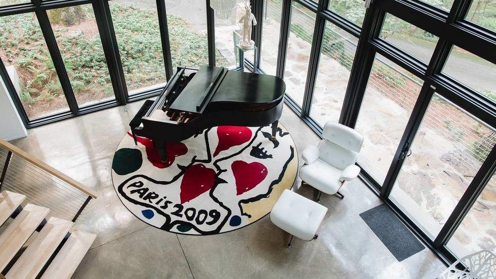 Так виглядає незвичайний круглий будинок у США