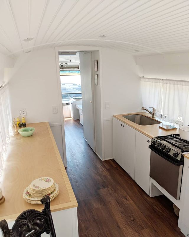 Раритетний автобус GMC 1966 у новому житті - фото 267116