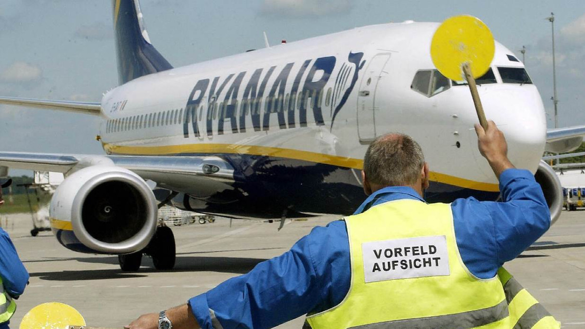 З 31 жовтня Ryanair запустить рейс з України до Польщі - фото 1