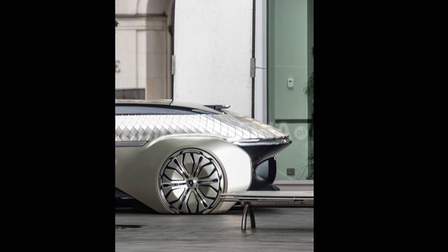 Новий концепт-кар Renault застали на вулицях Варшави - фото 272760