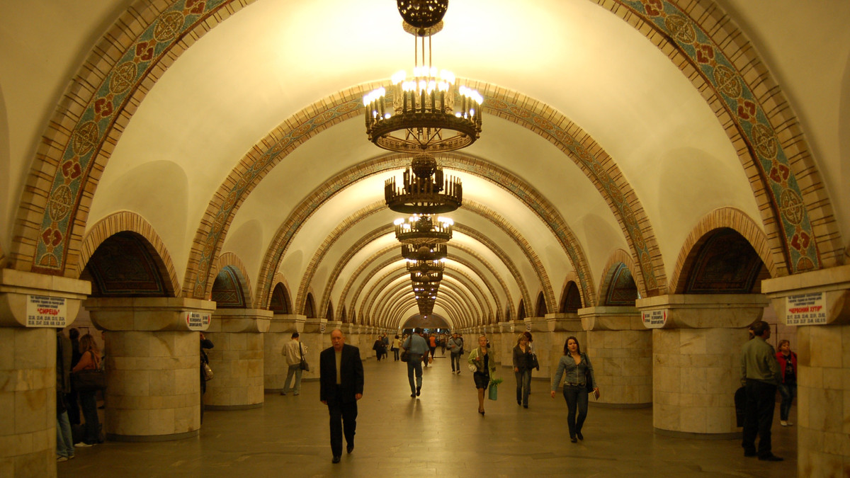 Робота метро і громадського транспорту в Києві буде продовжена - фото 1