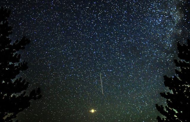 Вражаючі кадри зорепаду - фото 269594