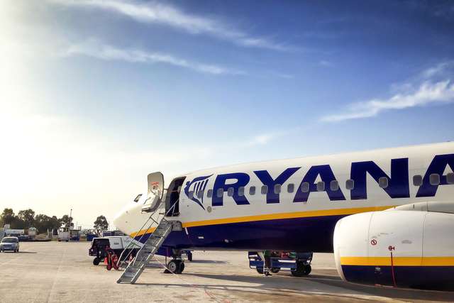 Загалом скасовані 400 рейсів Ryanair - фото 269192