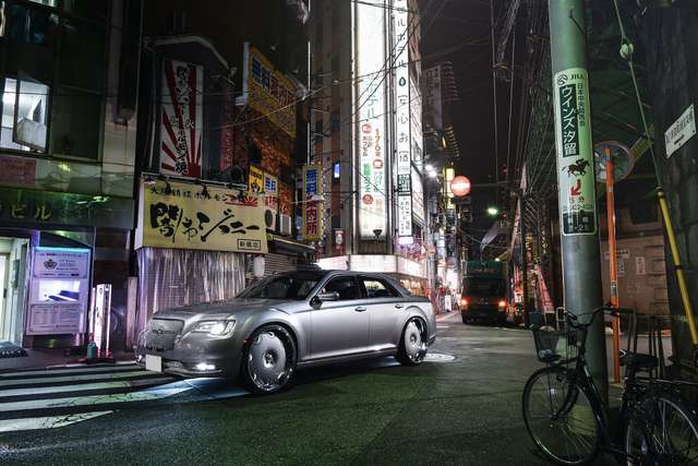 Виглядає круто: японець удосконалив свій Chrysler 300C - фото 268202