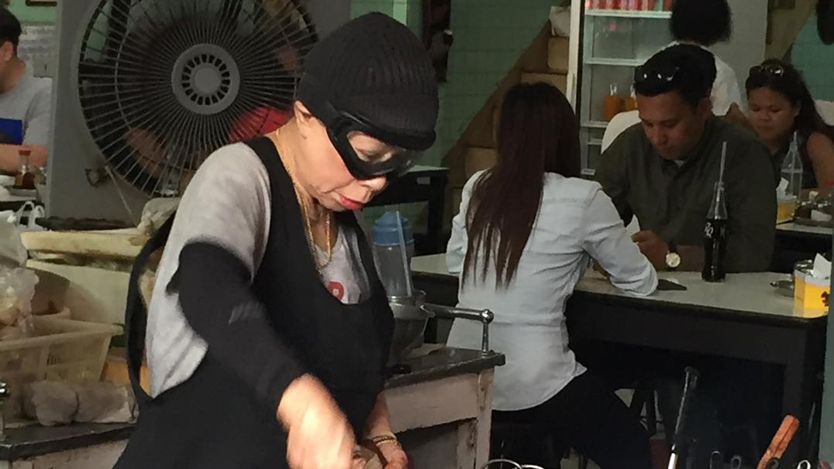 Супінья Джунсуту – власниця вуличного кафе в Бангкоку - фото 1