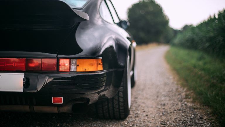 Цей автомобіль Porsche виглядає досить стримано - фото 1