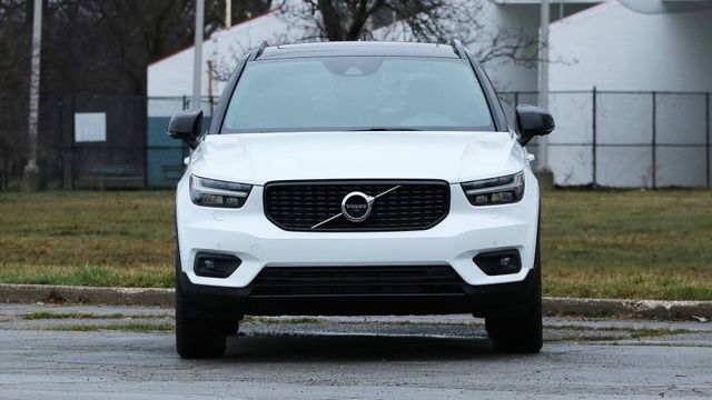 Кросовер Volvo XC40 - фото 271615