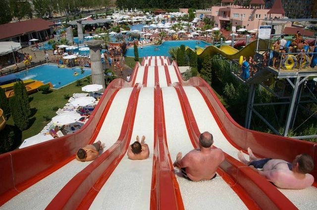 'Акваполіс' – це великий парк з гірками - фото 268412