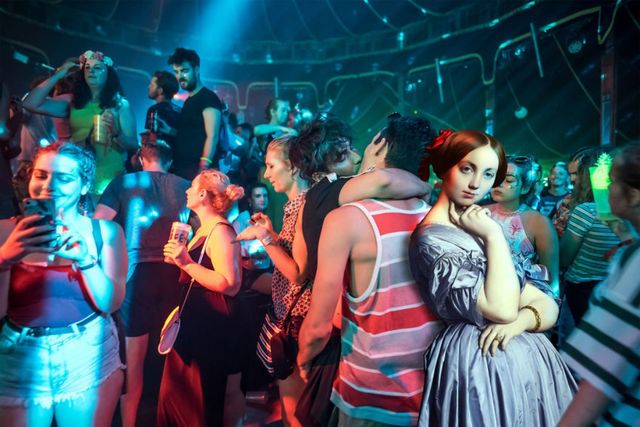 Персонажі знаменитих картин на сучасному фестивалі - фото 271628