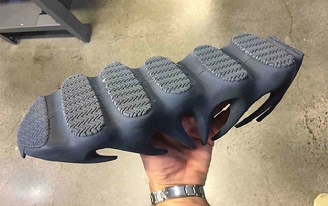 Підошва кросівок Каньє Веста - фото 1