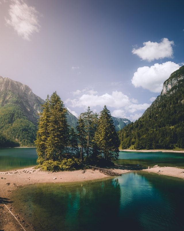 Це озеро в Італії надихає на мандри - фото 1