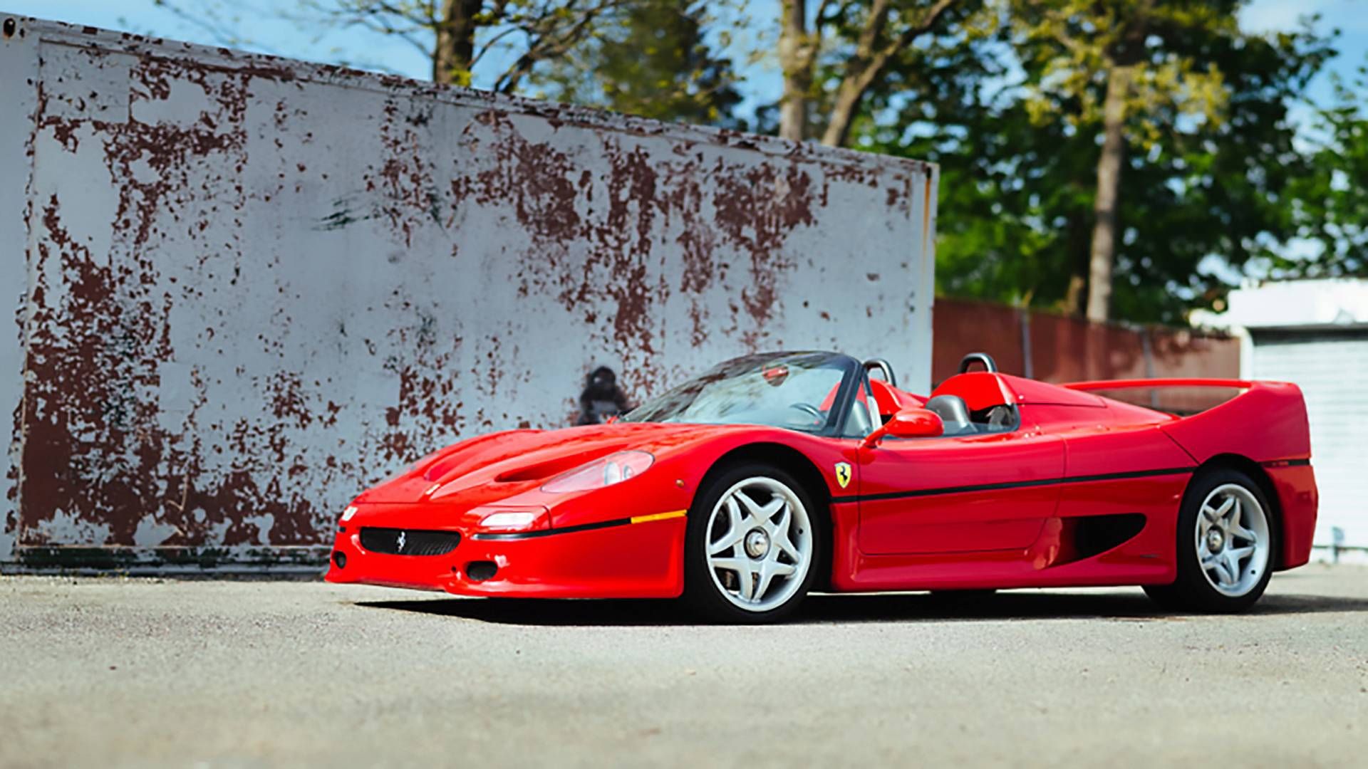 Перший екземпляр Ferrari F50 виставили на продаж