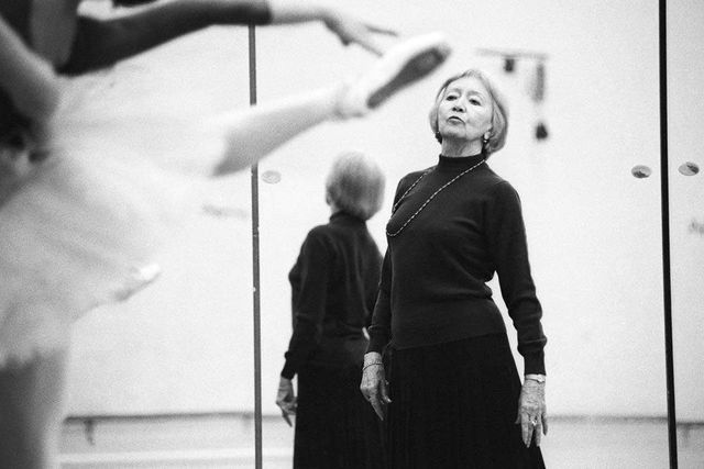 Фотограф показав життя балерин за лаштунками- фото 273083