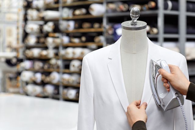 Boss відтворили білосніжний костюм Майкла Джексона - фото 272636