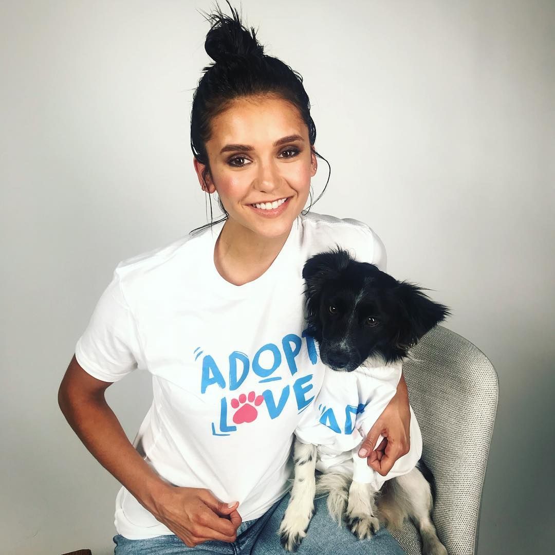 Спокуслива Ніна Добрев прикрасила косметичний бренд