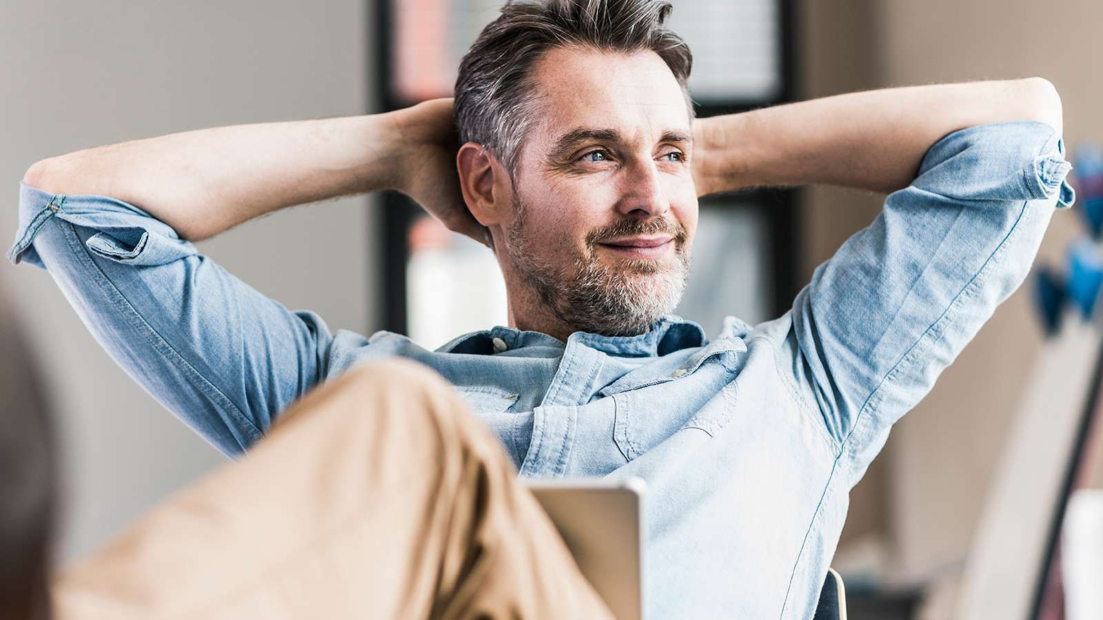 Лікарі пояснили, чому люди рано сивіють