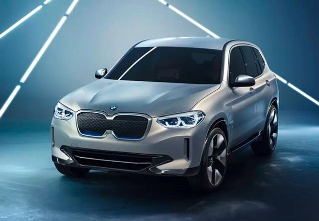 BMW приймає замовлення на неіснуюче авто- фото 274206